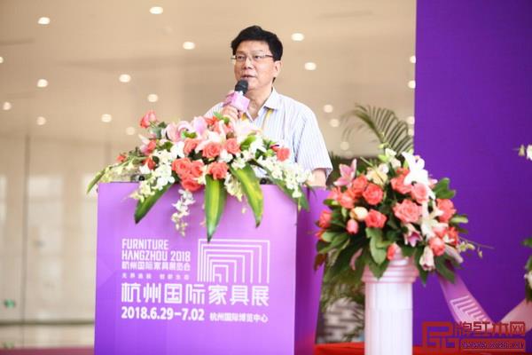 浙江省家具行业协会名誉理事长蒋鸿源