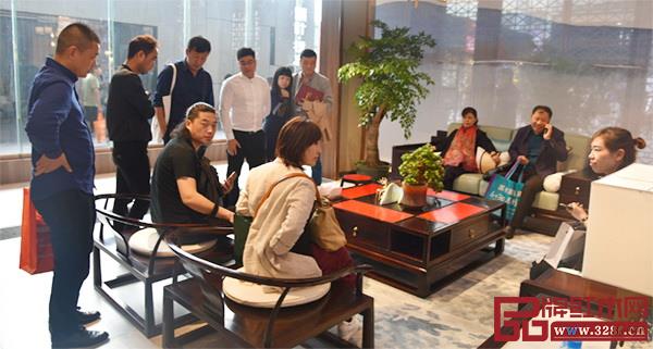  东成红木文宋亮相东莞国际名家展，引围观和青睐