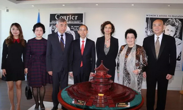 紫檀雕天坛祈年殿艺术珍品入藏联合国教科文组织总部