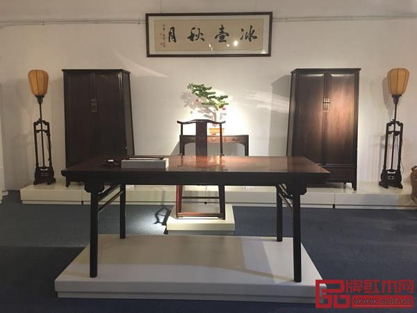 江西鲁班木艺产业有限公司 名称：《龙头罗锅枨画案》