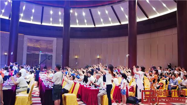 2018 中国(中山)新中式红木家具展开幕式现场人气爆棚 2018 中国(中山)新中式红木家具展开幕式现场人气爆棚