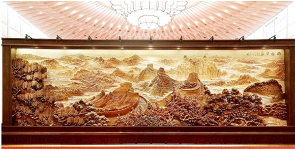 东阳大型木雕作品《锦绣中华》亮相进博会