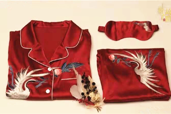 《上新了·故宫》文创睡衣成“爆款”，中式纹案也走俏