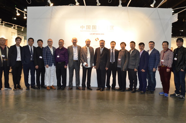 “中国艺术红木军团”携带大师经典之作亮相美国洛杉矶国际艺术博览会中国国家展