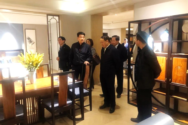 四川省人大副主任刘捷莅临红邦小镇入园企业忆古轩走访调研