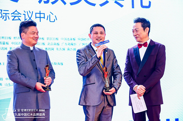 红古轩吴赤宇：热爱先行，情怀当道，捧好奖杯不动摇！