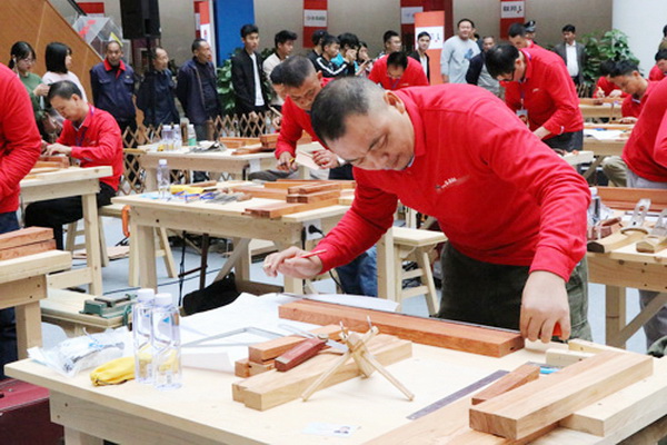 预见2019红木产业新变革：匠人之变，从素质到价值的提升