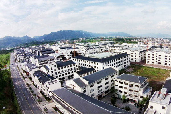 红木产区观察（一）：东阳产区一场“打怪升级”的红木修行