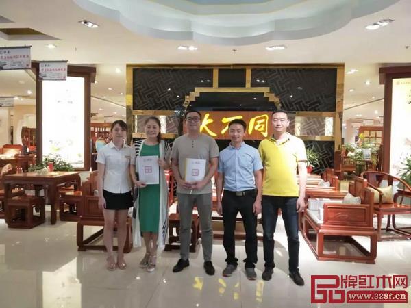 华厦·大不同创造1个月连开7家专卖店的神话 华厦·大不同创造1个月连开7家专卖店的神话