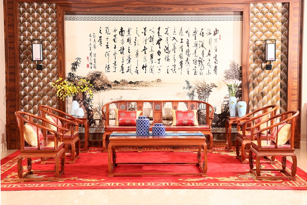 新古典家具——富宝轩红木独板《皇宫椅沙发》 新古典家具——富宝轩红木独板《皇宫椅沙发》