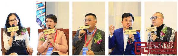  宋薇（左一）、张仲凤（左二）、唐人（中）、林伟华（右二）、杜长江（右一）围绕卓木王的发展展开讨论