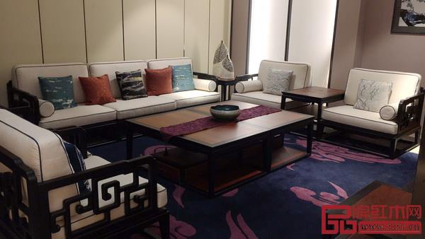 东方之信《哲玺沙发》展厅实景 东方之信《哲玺沙发》展厅实景