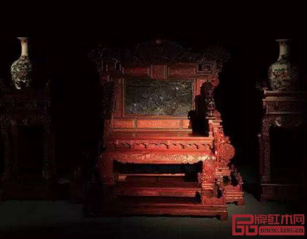 吴腾飞艺术作品《清明上河图宝座》 吴腾飞艺术作品《清明上河图宝座》