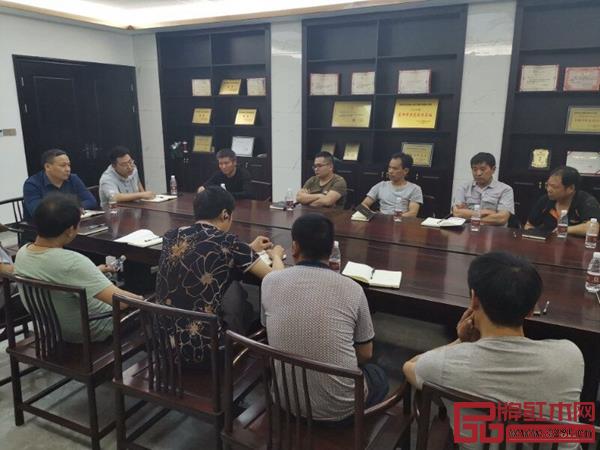  汉府家具生产木工车间会议，只为呈现更高品质家具