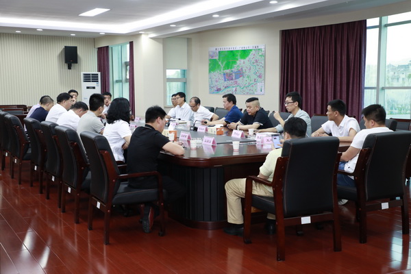 北京红木交易中心考察东阳红木市场，共商合作大计