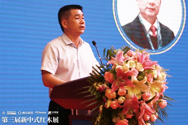 贺修虎：新中式红木家具展助中山红木产业加快转型升级
