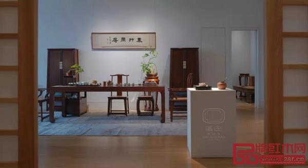 由佳士得主办、区氏家具承办的“汲古涵今:当代书房艺术”私人洽购展览现场 由佳士得主办、区氏家具承办的“汲古涵今:当代书房艺术”私人洽购展览现场