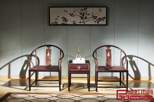 忆古轩·西厢房也在今年加推时尚简约的“新东方”系列，展会上得到多家经销商加盟