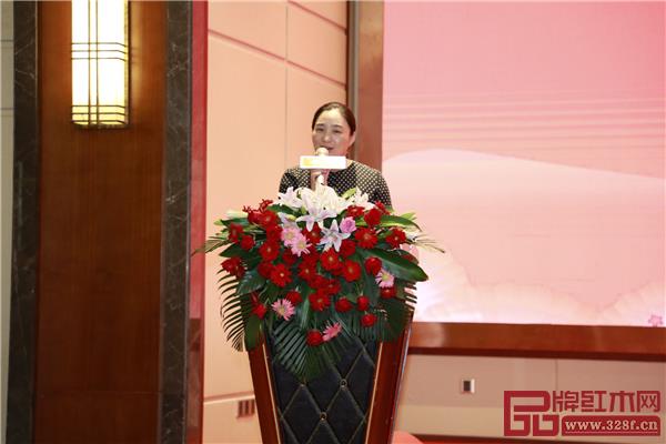 阅见江苏苏州专卖店经销商虞巧帆分享加盟“阅见”体会 阅见江苏苏州专卖店经销商虞巧帆分享加盟“阅见”体会