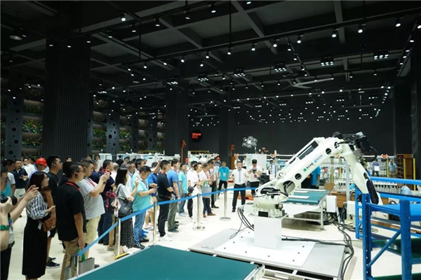一周红木天下事：家居行业“无人工厂”亮相家具机械展|第100期