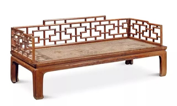 红木家具保养知识和经验，很多人不懂让红木家具价值打了折扣！