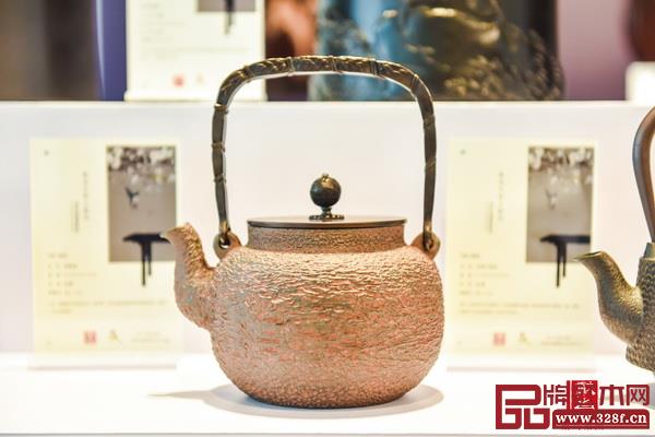 形•意东方文化艺术节活动期间,将举行名家书画文创艺术展、东方花道艺术作品展示和插花体验、藏茶藏香养生体验、文创工艺品展览等活动 形•意东方文化艺术节活动期间,将举行名家书画文创艺术展、东方花道艺术作品展示和插花体验、藏茶藏香养生体验、文创工艺品展览等活动