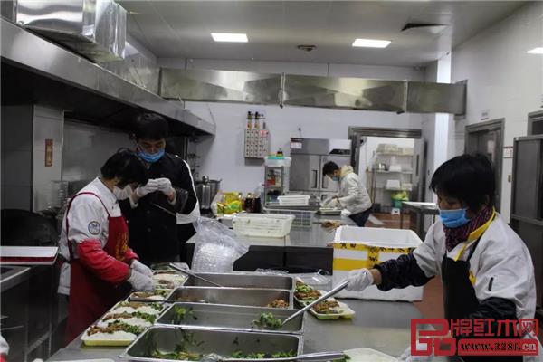 明堂红木为员工提供安心工作环境,食堂实行分餐制 明堂红木为员工提供安心工作环境,食堂实行分餐制