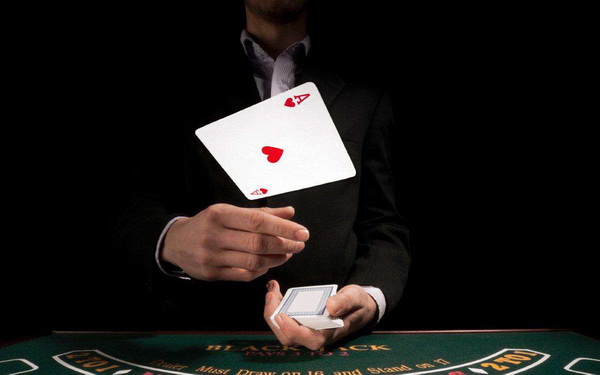 红木行业洗牌加速，品牌如何挺过去？