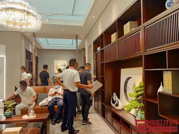 年年红旗下品牌“秀江南”人气爆棚 年年红旗下品牌“秀江南”人气爆棚