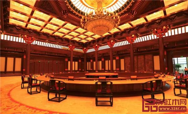 2014年北京APEC会议主会场座椅即为皇宫圈椅