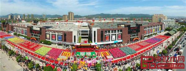 花园红木家具城致力让“红木盛会”开启“世界之窗”.jpg 花园红木家具城致力让“红木盛会”开启“世界之窗”.jpg