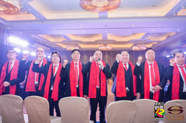 蒋桢全当选协会会长,并带领理事会新领导班子宣誓 蒋桢全当选协会会长,并带领理事会新领导班子宣誓