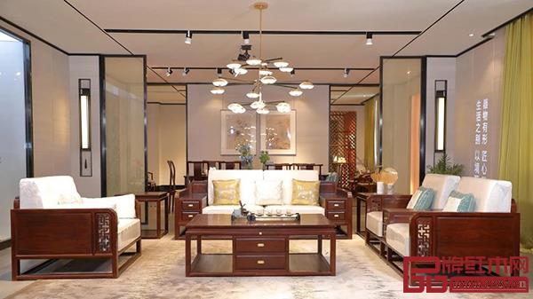 对细节的关注，让中信红木既征服无数消费者，也登上无数国际舞台和知名胜地