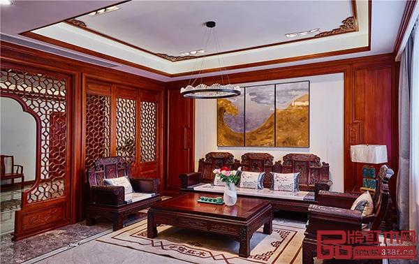 对细节的关注，让中信红木既征服无数消费者，也登上无数国际舞台和知名胜地