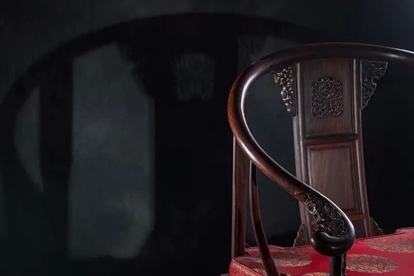 红木家具与普通家具相比，到底有什么区别？