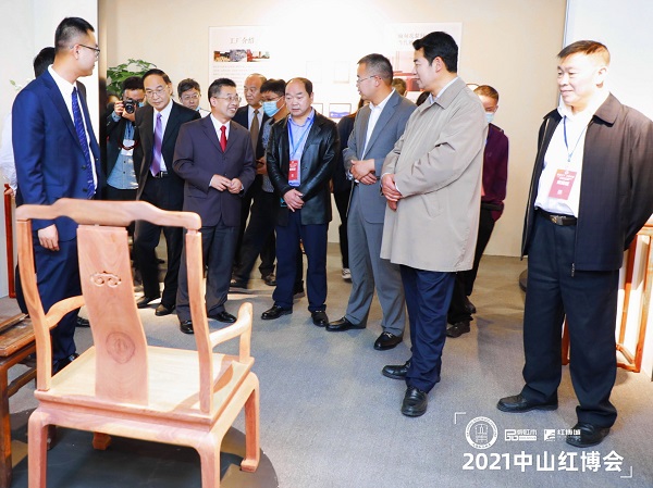 雅宋红木入选红木好物 亮相中山红博会，领导专家高度称赞