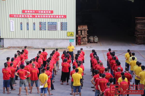 志成红木深耕红木家具行业近三十年，一直积极落实国家标准、行业标准等各级要求