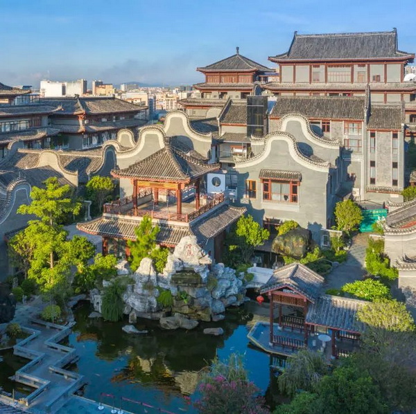红博城是国内首个集岭南、徽派建筑风格于一体的地标性建筑群