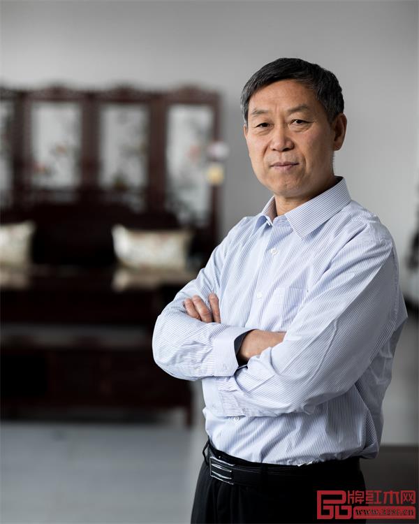 巧夺天工红木董事长——张爱冬