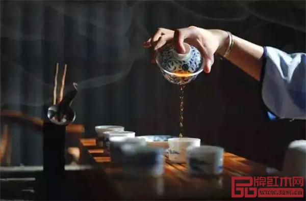 中信红木:君道茶台,袅袅茶香中的闲适惬意 中信红木:君道茶台,袅袅茶香中的闲适惬意