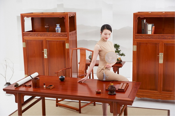 缅花大王红桥红讲红木：万历柜，唯一以年号命名的古典家具