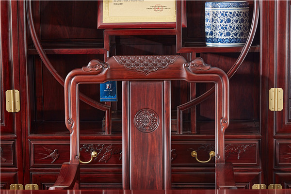 鼎顺红木：红酸枝精品，将中式浪漫温馨居于家中