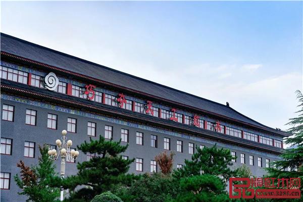 巧夺天工红木--“花园式工厂”每个角落都美轮美奂 巧夺天工红木--“花园式工厂”每个角落都美轮美奂