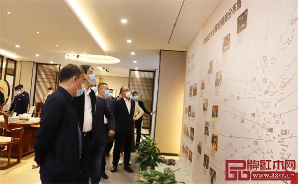 中信红木:市委书记楼琅坚走访,调研企业发展现状 中信红木:市委书记楼琅坚走访,调研企业发展现状