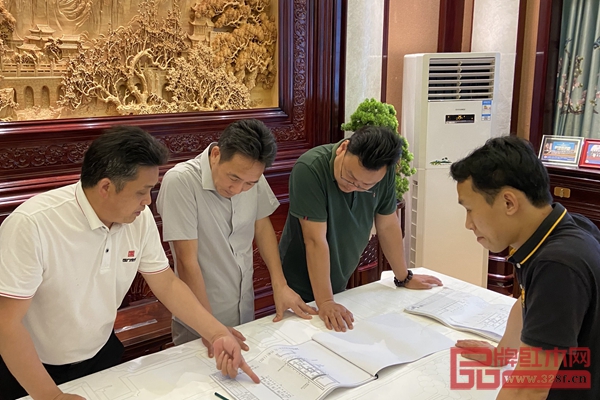 国方家居大师团队正商讨国家版本馆—传世工程木作项目相关事宜 国方家居大师团队正商讨国家版本馆—传世工程木作项目相关事宜