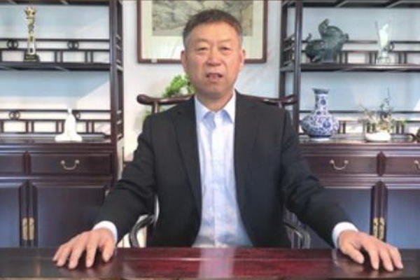 巧夺天工红木董事长张爱冬致敬中国品牌日