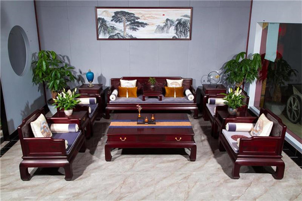 红酸枝精品家具具备哪些特点？买红木，选鼎顺