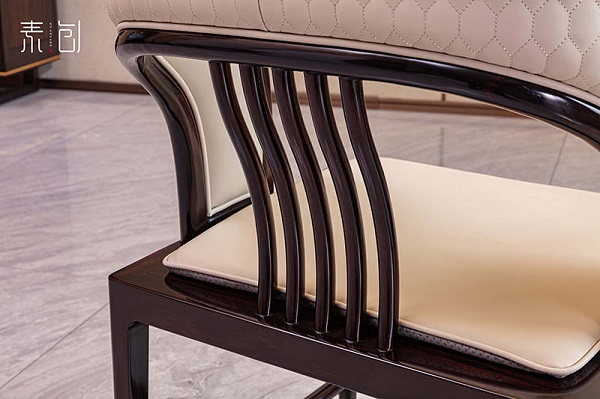 素创：红木界的“东方神木”—— 条纹乌木