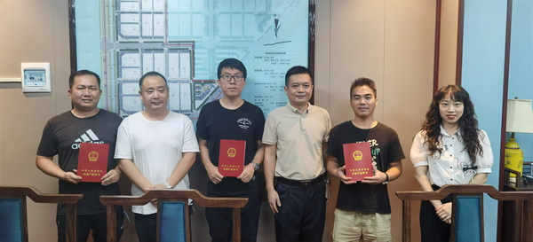 湖北郦泰鸿红木园：“政府+园区”合力服务见成效，入园企业厂房办证不再难