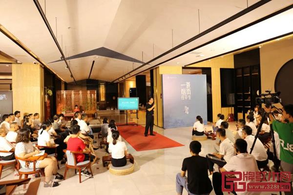 以“一蓑烟雨任平生——诗词里的中国”为主题的文化分享会在明堂红木合院展厅举行.jpg 以“一蓑烟雨任平生——诗词里的中国”为主题的文化分享会在明堂红木合院展厅举行.jpg